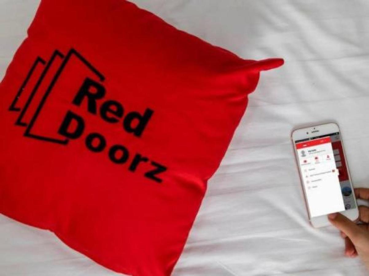 Reddoorz Near Telkom Corporate University Hotel Бандунг Екстериор снимка